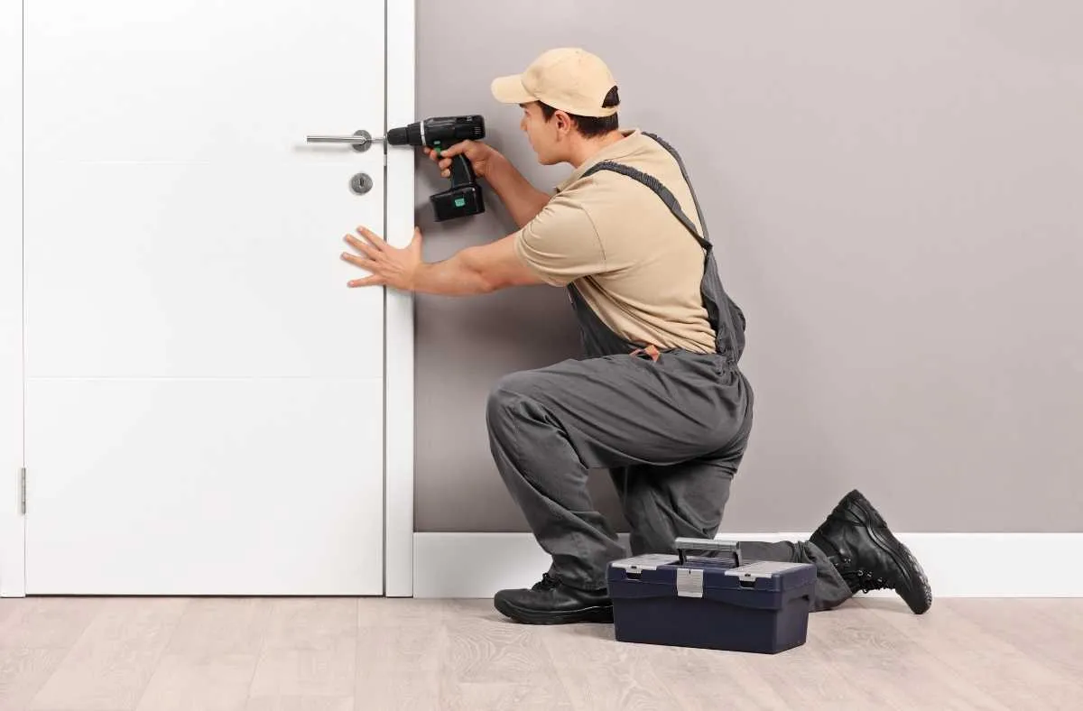 6 Ways A Professional Locksmith Can Help You - Click42