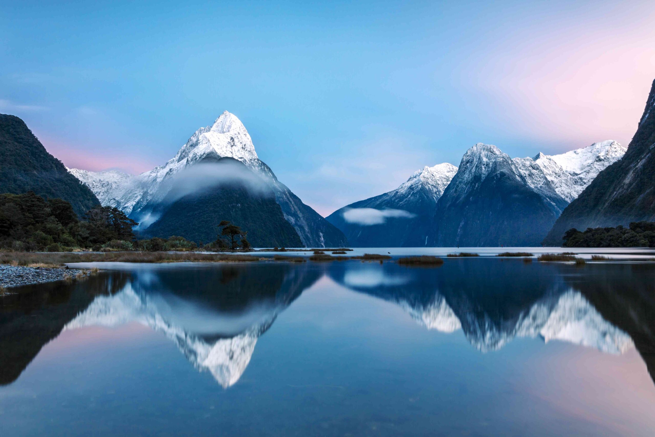 awesome sunrise at milford sound new zealand 578363135 041b0f0e4dc1477197472b94ecd10d90 scaled - Click42